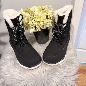 Universal Thread - Women's Corie Boots